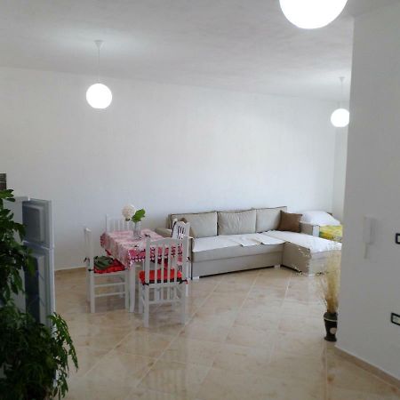 Lindita'S Seaview Appartment Влёра Экстерьер фото