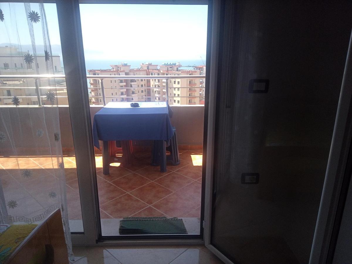Lindita'S Seaview Appartment Влёра Экстерьер фото