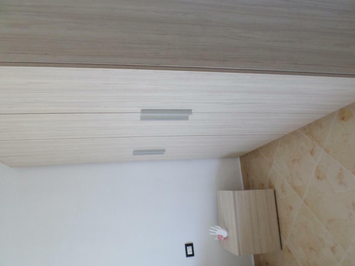 Lindita'S Seaview Appartment Влёра Экстерьер фото