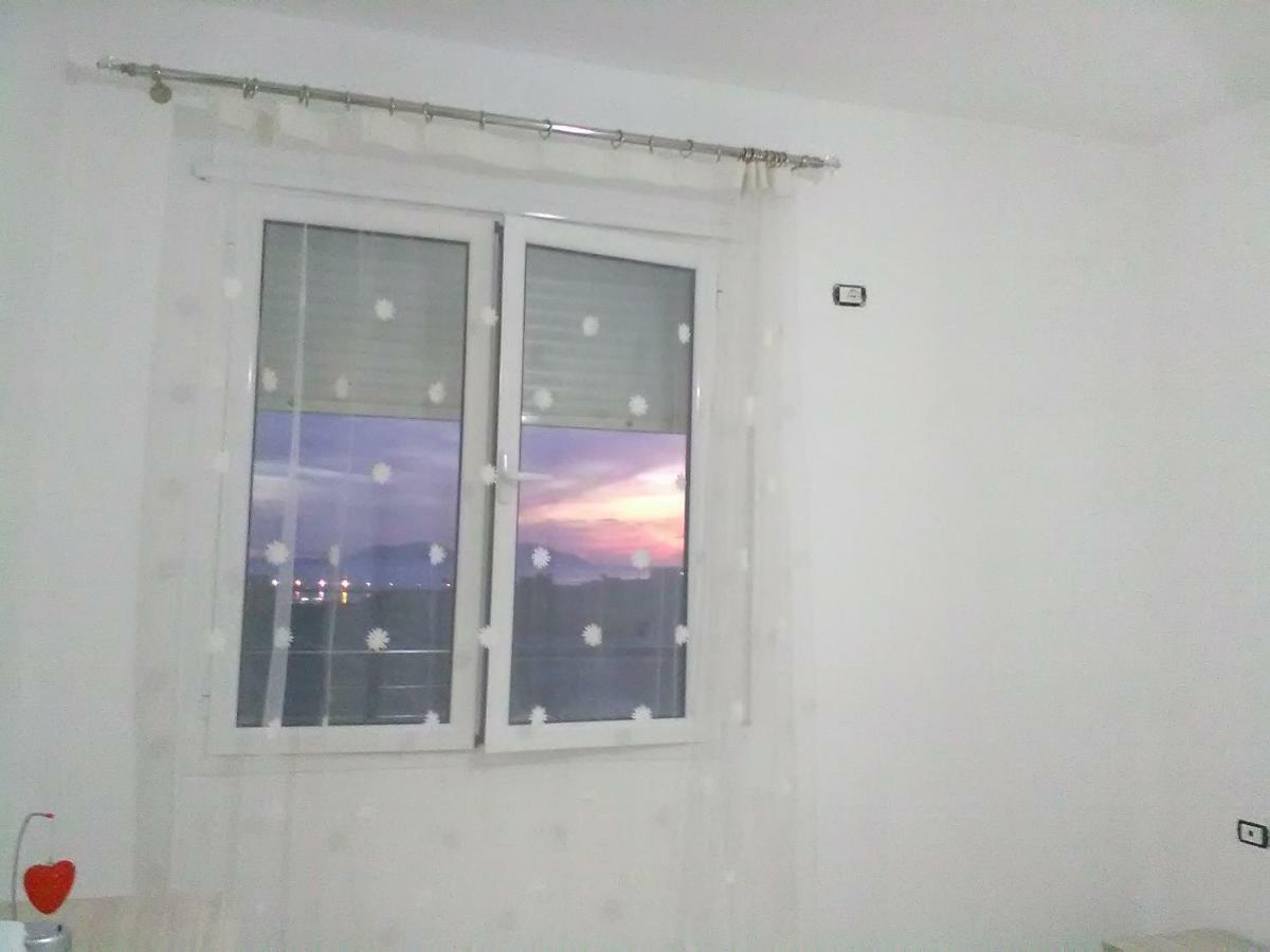Lindita'S Seaview Appartment Влёра Экстерьер фото