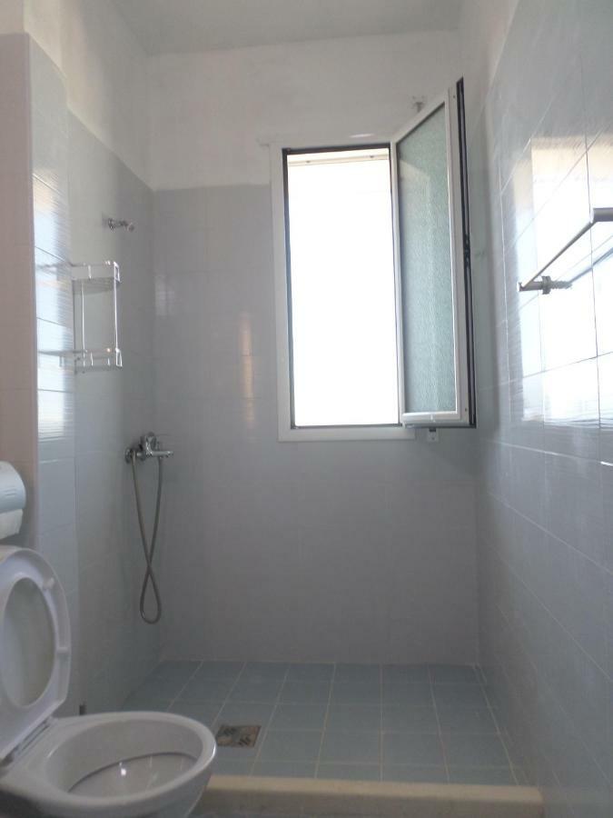 Lindita'S Seaview Appartment Влёра Экстерьер фото