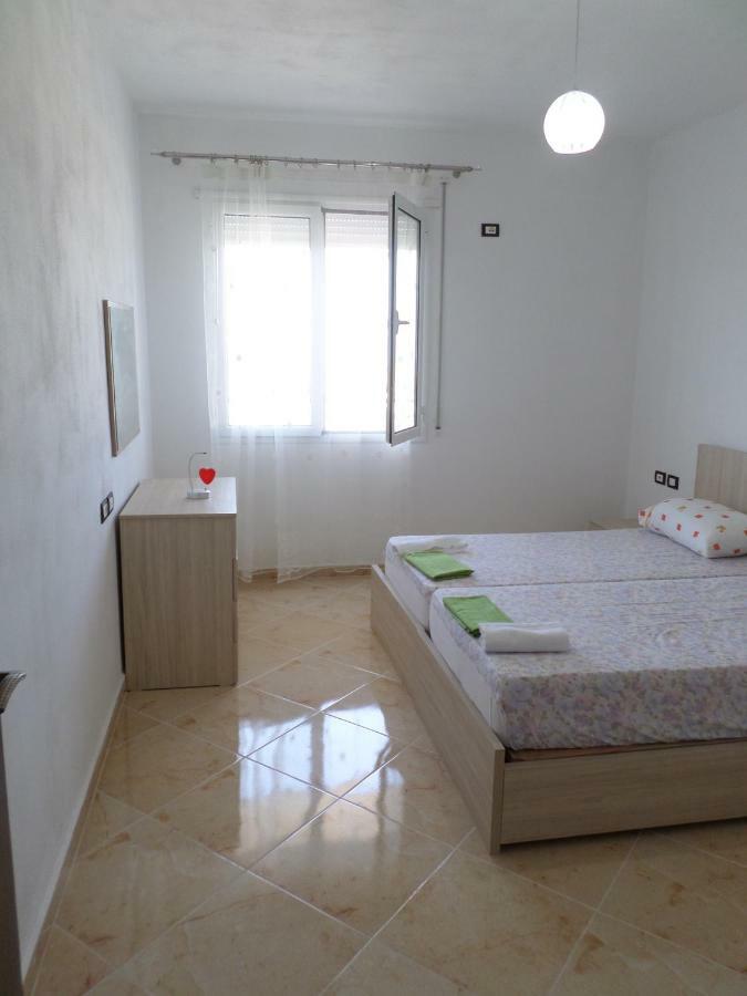 Lindita'S Seaview Appartment Влёра Экстерьер фото